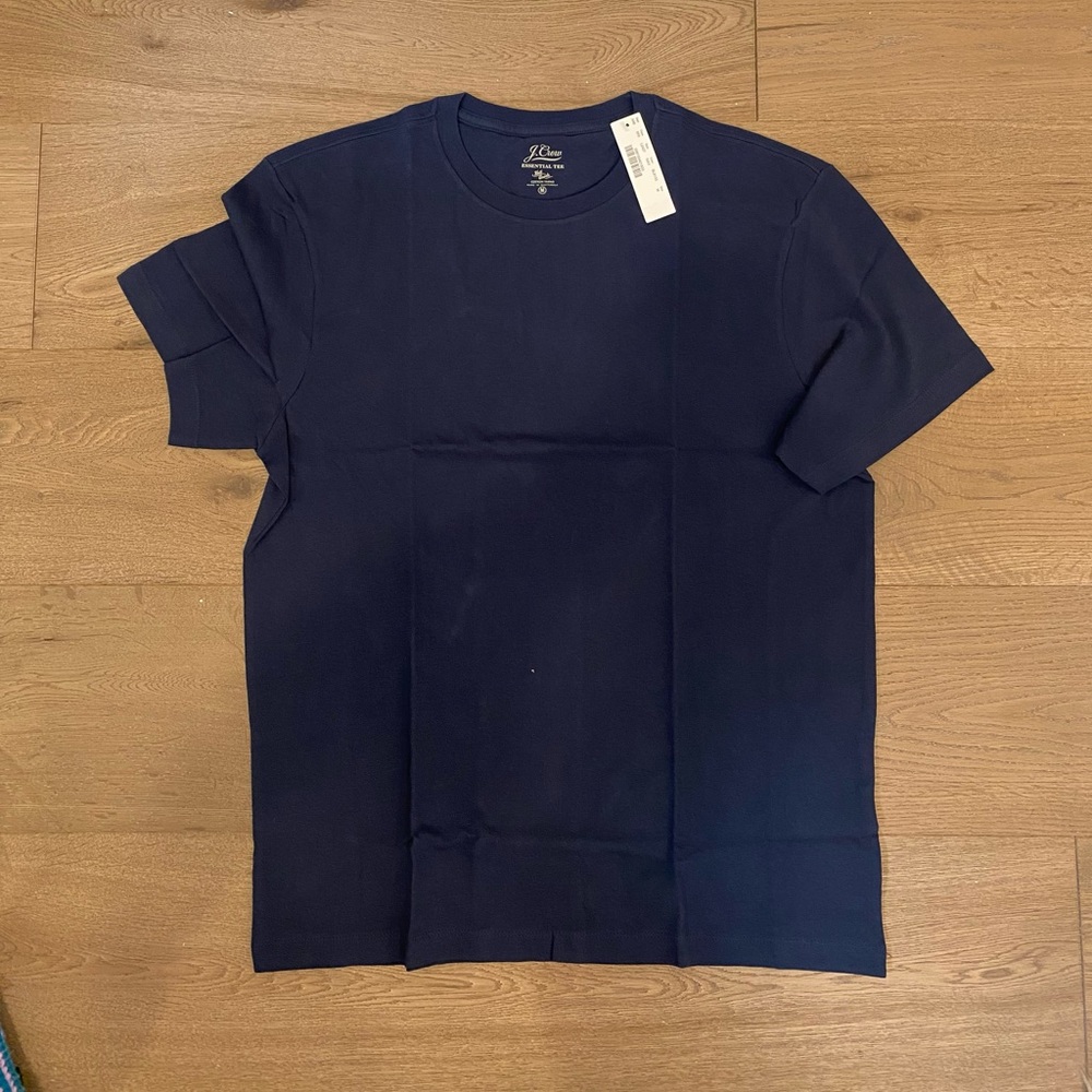 Men’s JCrew v-neck t-shirt